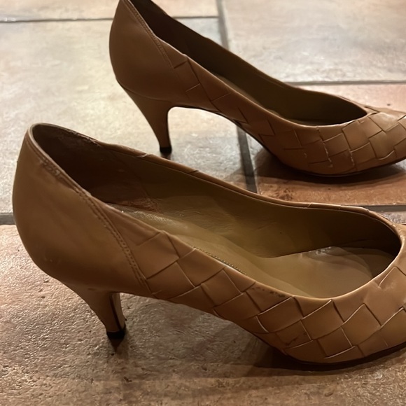 GLORIA VANDERBILT PUMPS - Picture 10 of 11